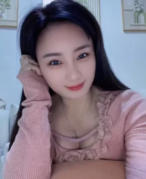 丰满紧致小姐姐