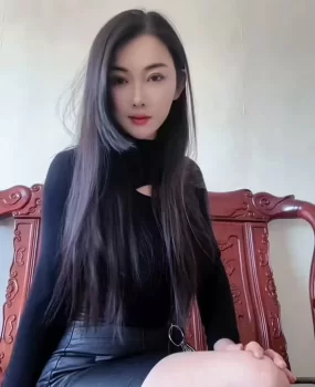 风情万种的少妇，第一次就有老情人的感觉