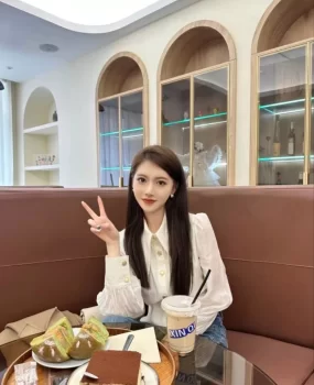 黑丝小骚货，差点没把我榨干