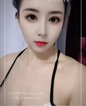 双飞丰满小少妇，工薪消费