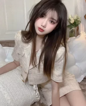 卖奶茶的小姐姐来卖身子了请你床上喝奶茶喂