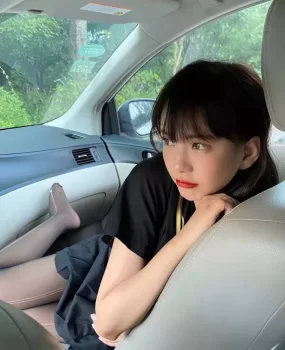 兼职学妹可双飞等你调教