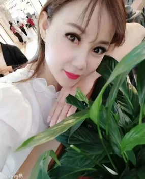 一个服务控妹子，看颜值的绕行