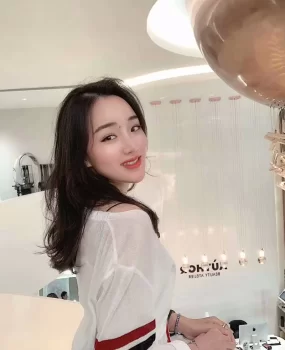漂亮妹子口活真棒小穴粉嫩水多 小妹妹感觉就是好