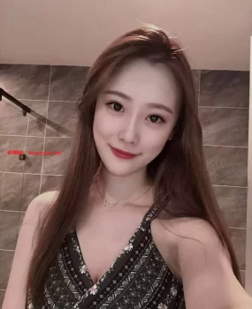 四川美女在西湖